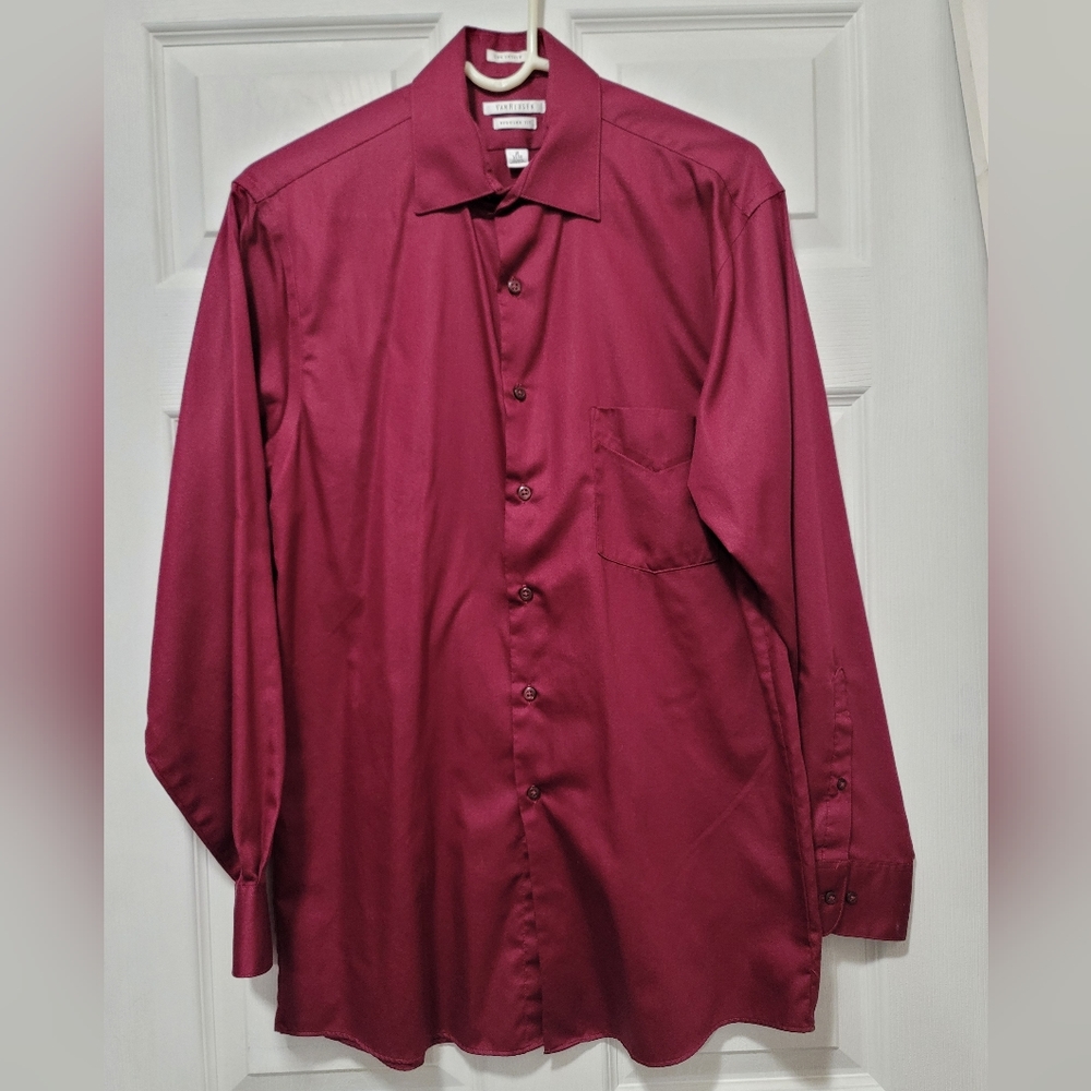 Men's Van Heusen regular fit button-down cranberry dress shirt sz 15, 32/33